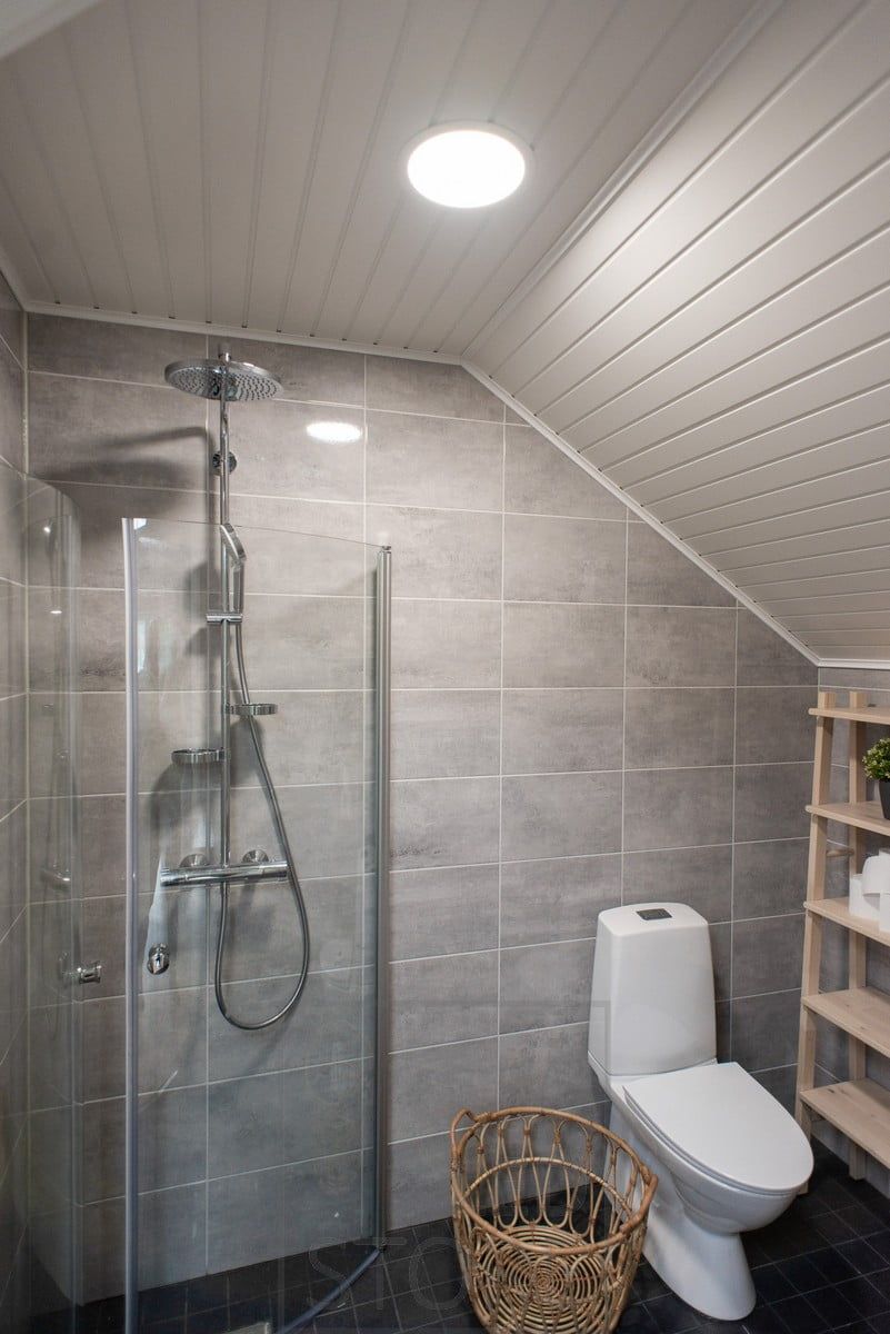Flush-mounted 240 led plafond to illuminate the shower and washroom. The luminaire is dimmable, efficient and . Ledstore.fi